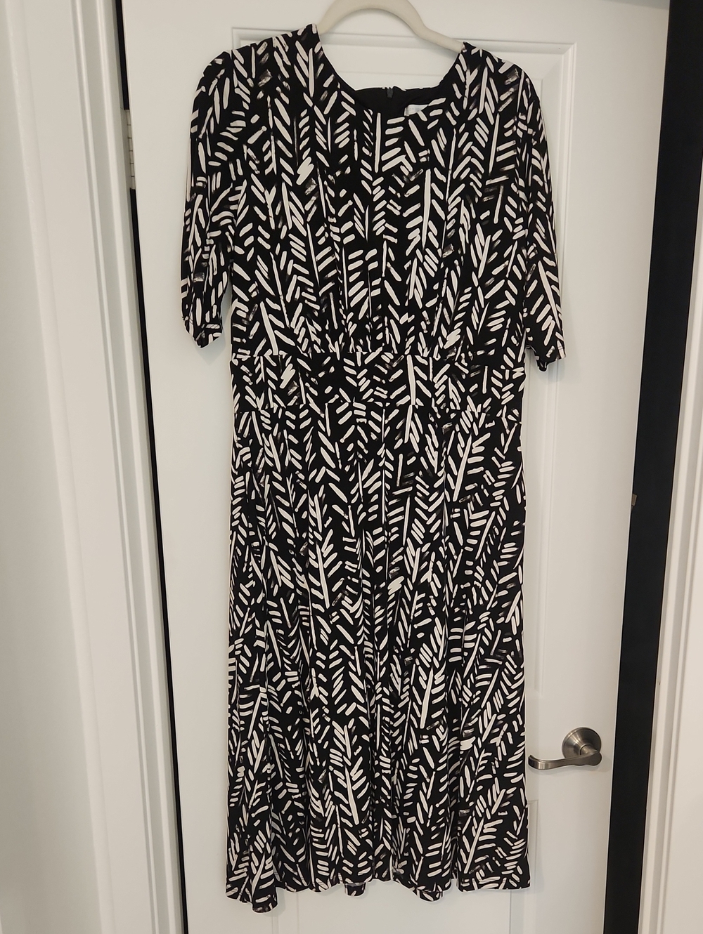 London Times Black & White Printed Women’s Midi Dress